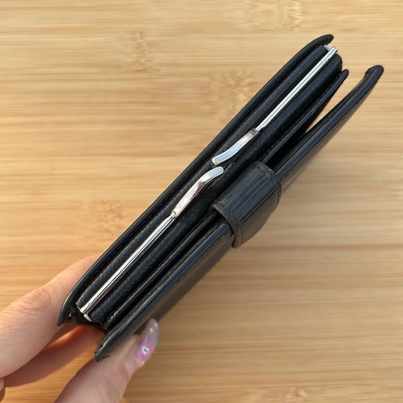 Louis Vuitton Vintage Black Epi Leather Wallet Silver Tone Kiss Lock Luxury - Picture 5 of 16